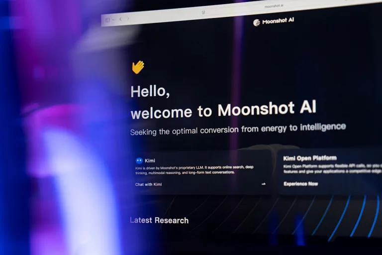 Moonshot AI açıq mənbə tələbi fonunda 2 milyard dollar topladı
