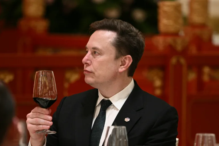 SpaceX-in IPO sənədi şirkətin hədəfini Marsa qədər genişləndirir