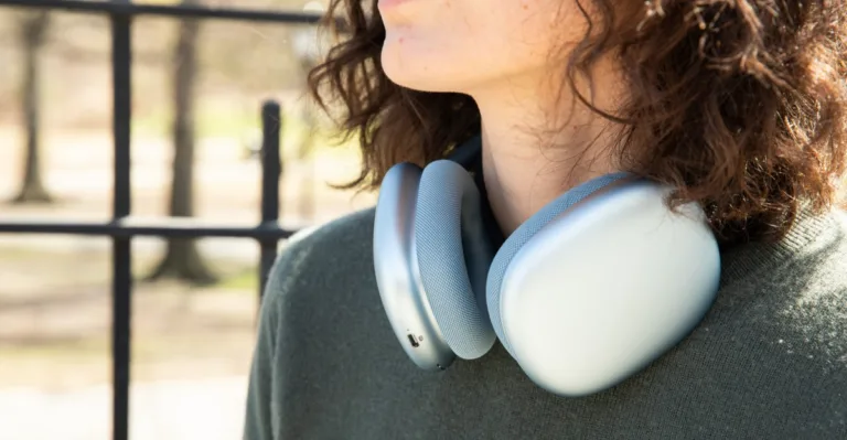 Apple AirPods Max ilk dəfə 150 dollar endirimlə satılır