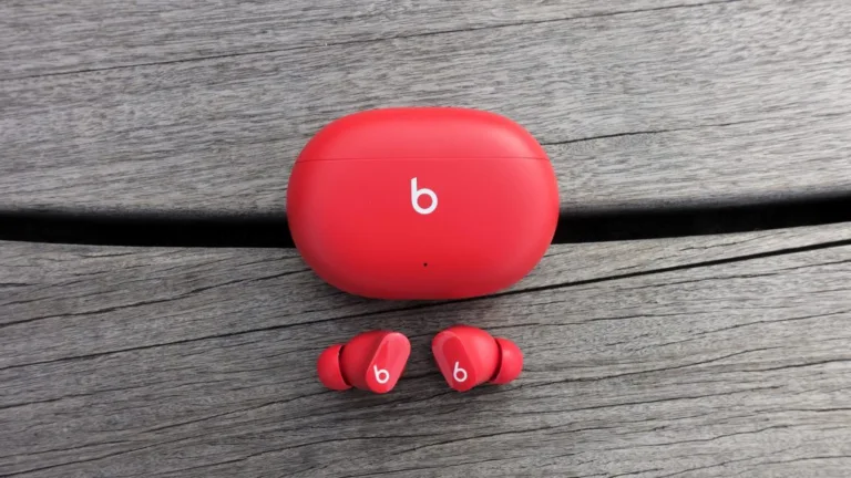 Apple Beats Studio Buds üçün ciddi dinləmə boşluğunu bağladı